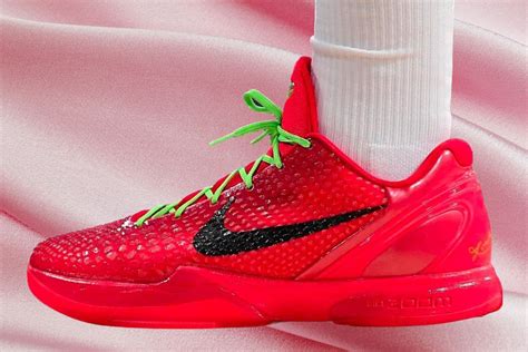 fake kobe x shoes|mismatch kobe grinches.